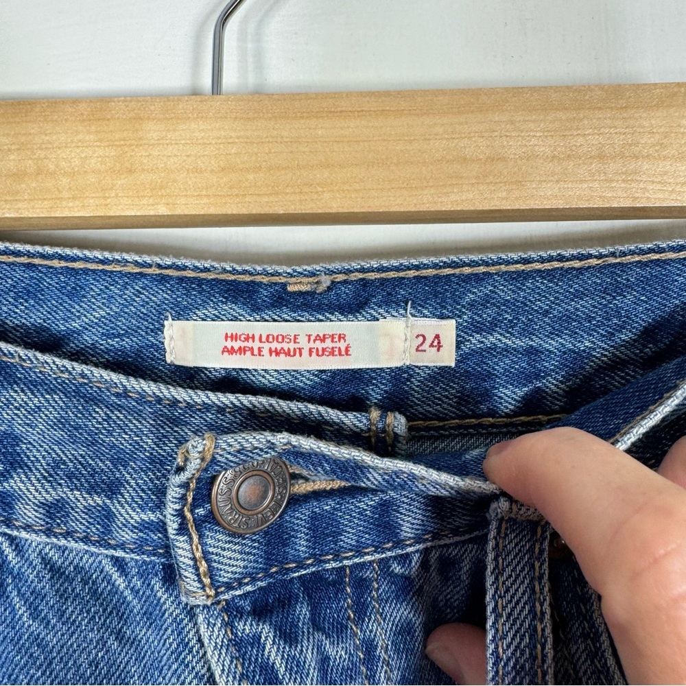 Levi’s High Loose Taper Mom Jeans - Picture 5 of 8